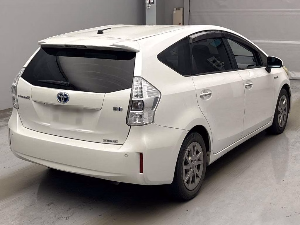 TOYOTA PRIUS ALPHA
