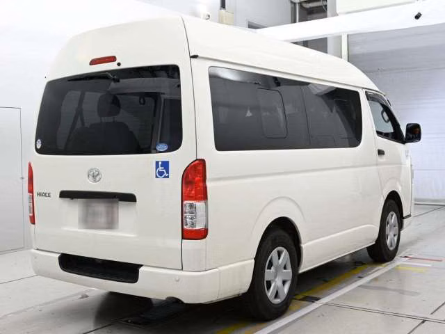 TOYOTA REGIUS ACE