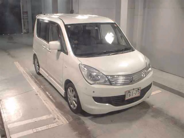 MITSUBISHI DELICA D:2