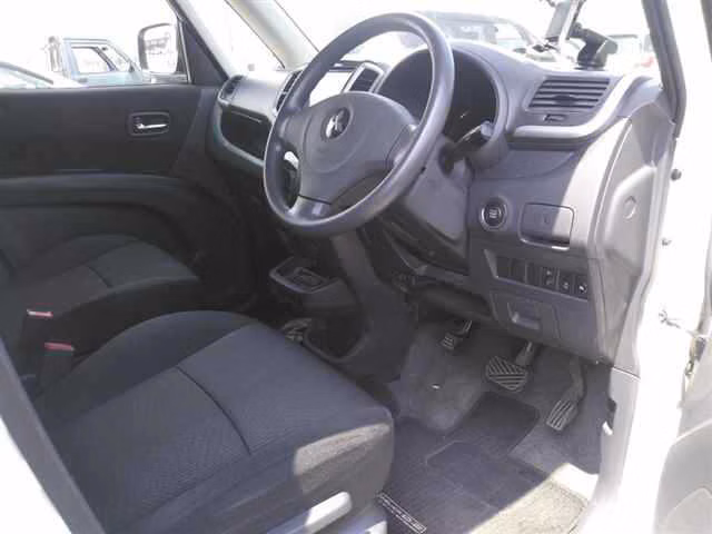 MITSUBISHI DELICA D:2