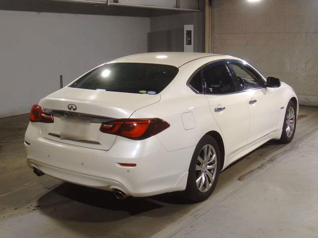 NISSAN FUGA