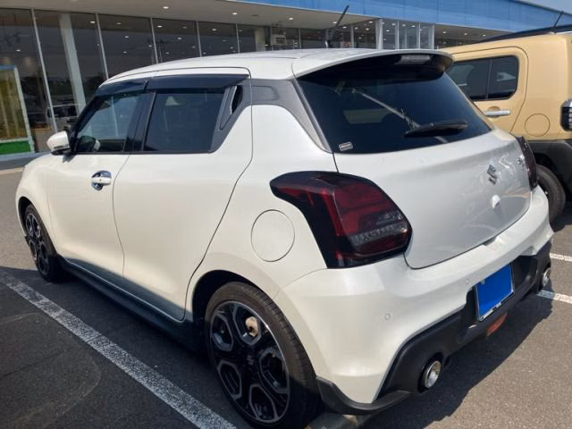 SUZUKI SWIFT