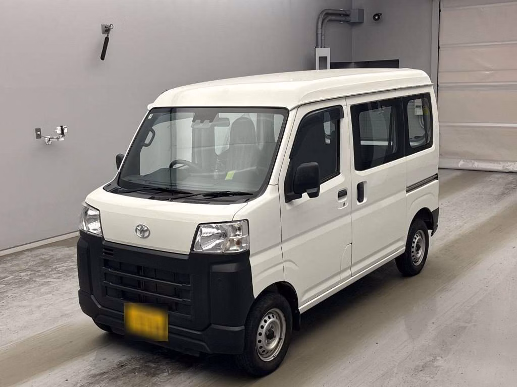 TOYOTA PIXIS VAN