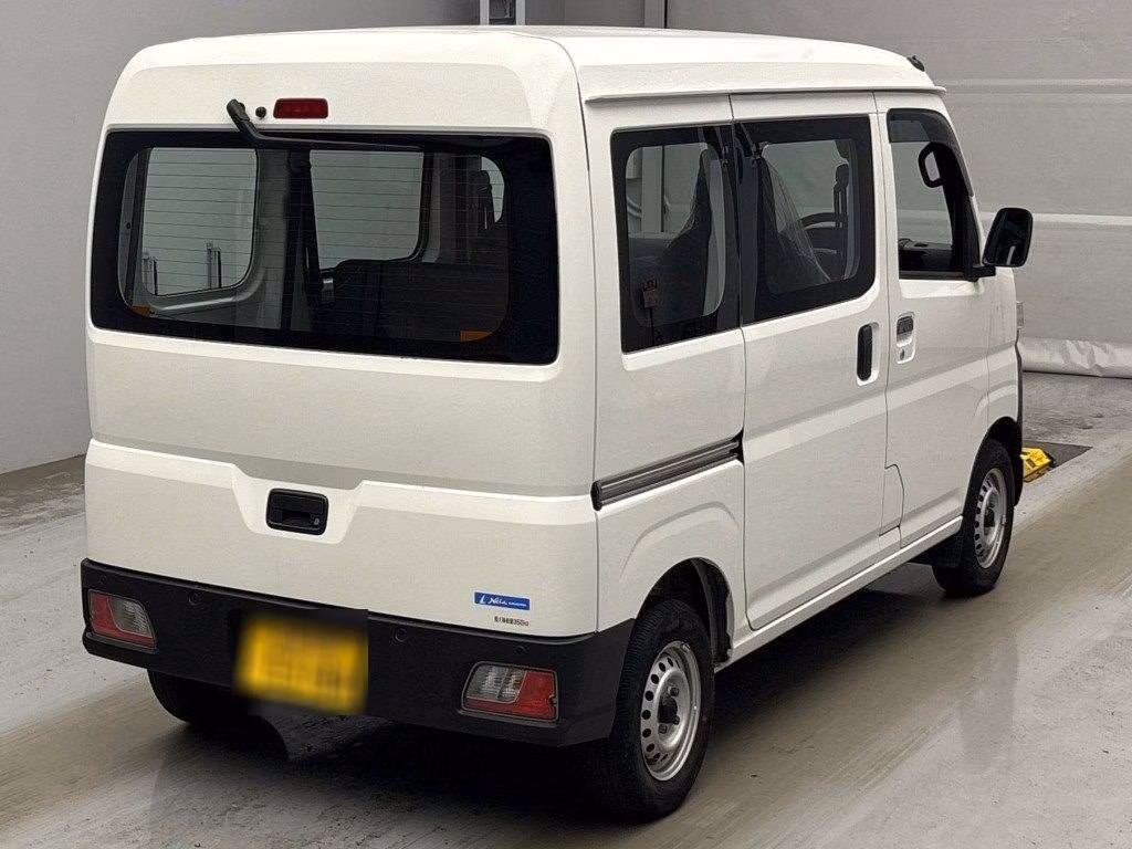TOYOTA PIXIS VAN