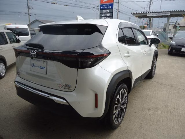 TOYOTA YARIS CROSS