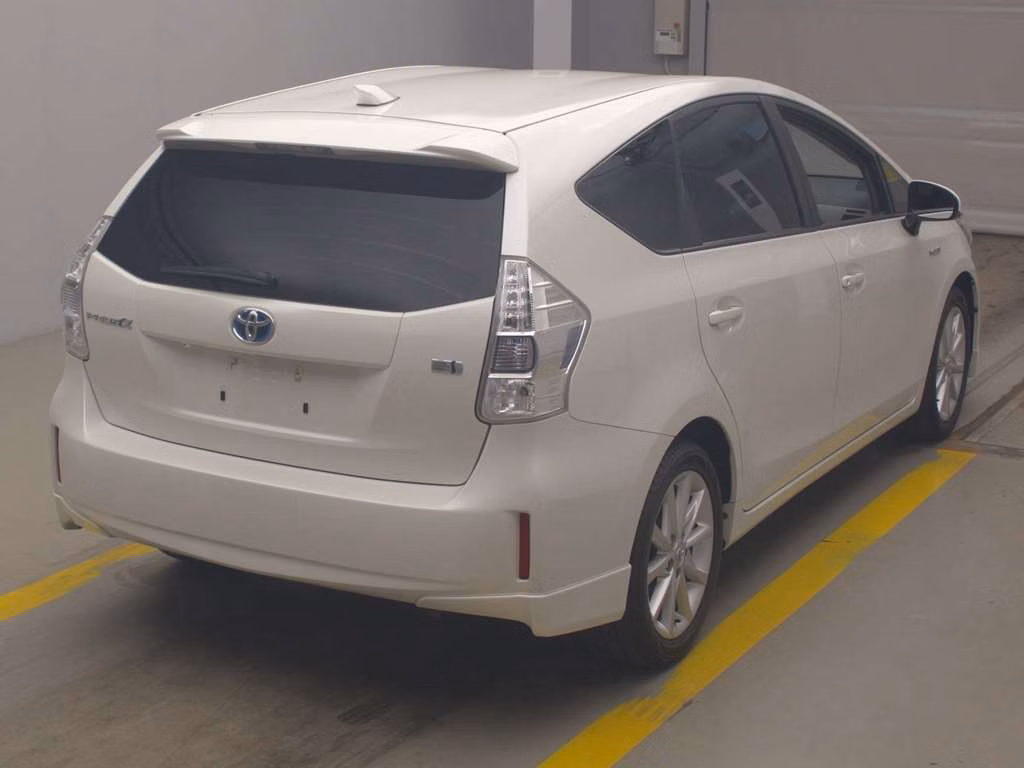 TOYOTA PRIUS ALPHA
