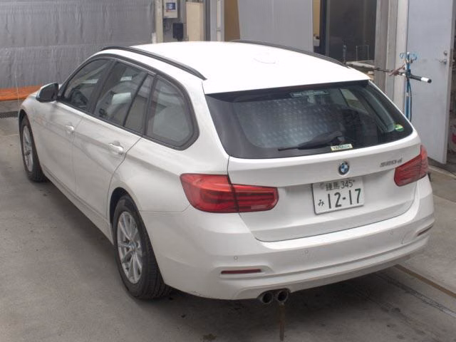 BMW 3-SERIES