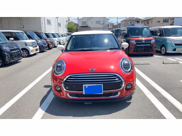 MINI HATCH