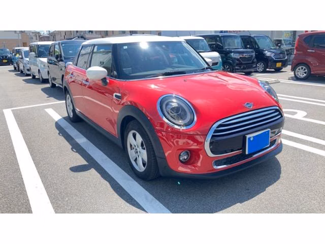 MINI HATCH