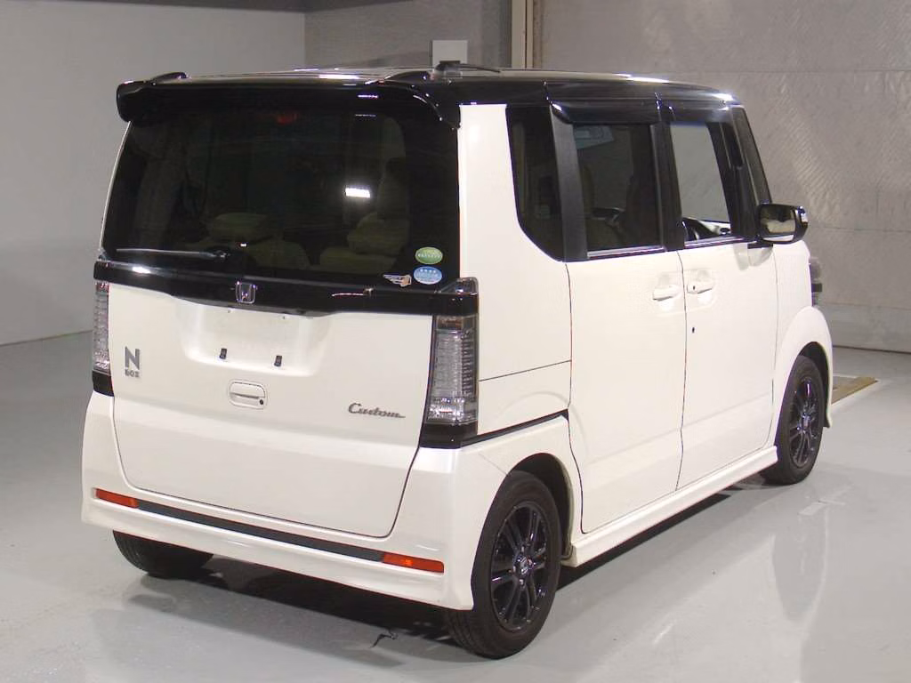 HONDA N-BOX