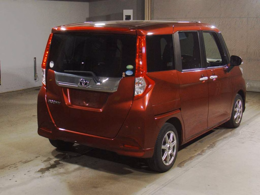 TOYOTA ROOMY