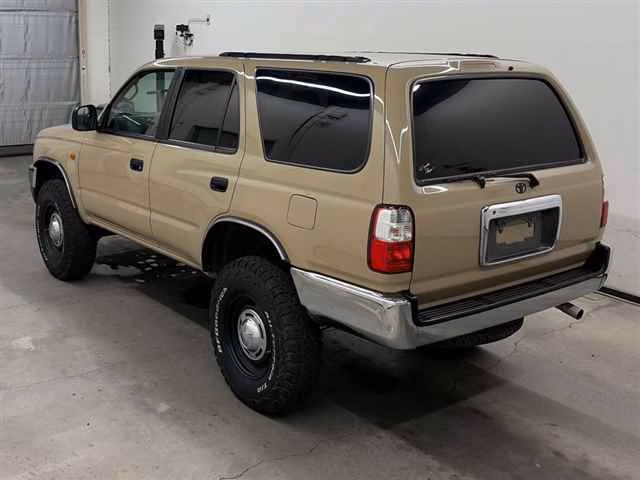 TOYOTA HILUX SURF