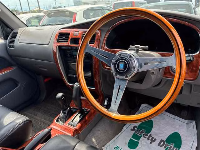TOYOTA HILUX SURF