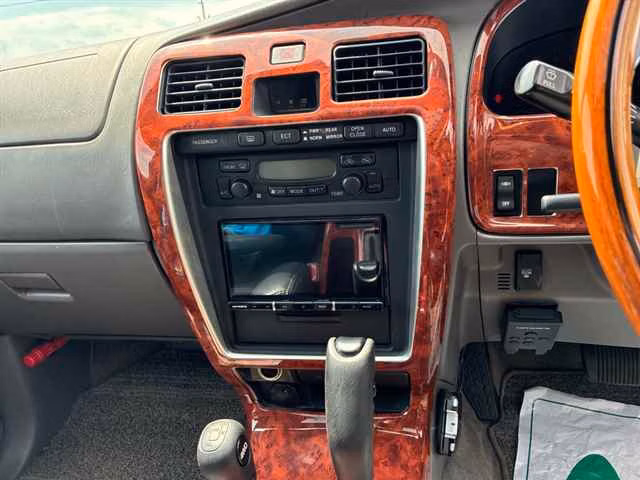 TOYOTA HILUX SURF