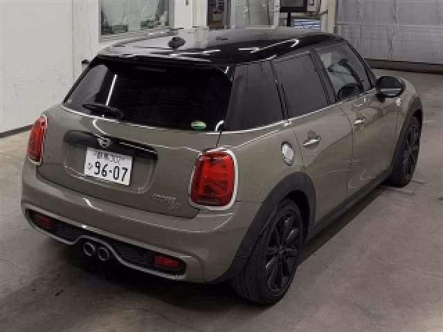 MINI HATCH