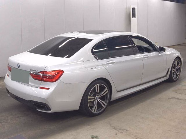 BMW 7-SERIES