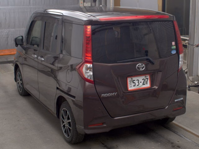 TOYOTA ROOMY