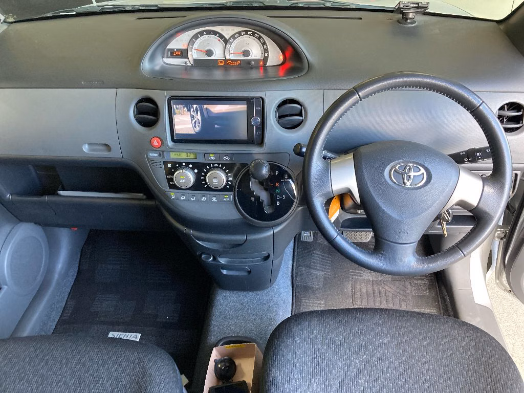 TOYOTA SIENTA