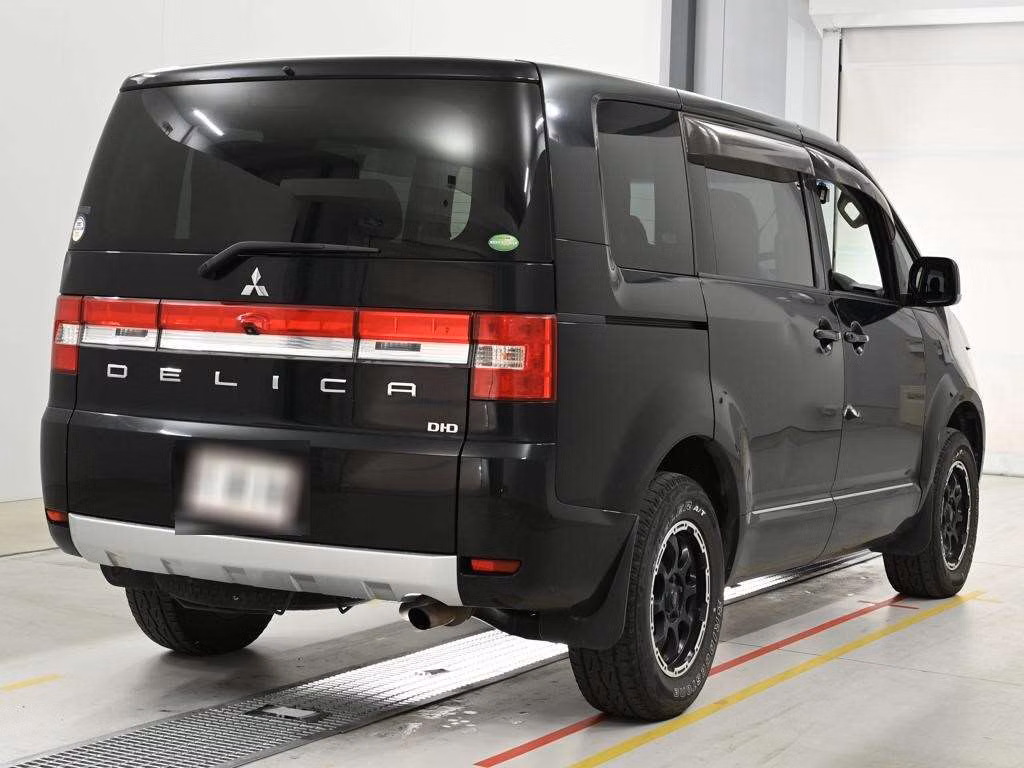 MITSUBISHI DELICA D:5