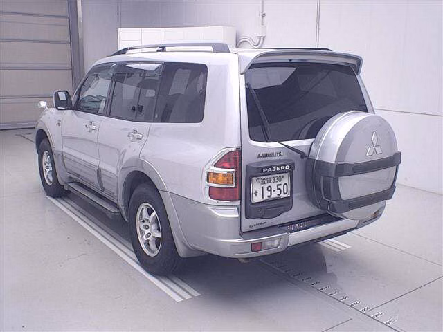 MITSUBISHI PAJERO