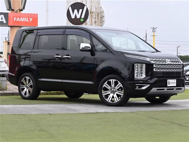 MITSUBISHI DELICA D:5