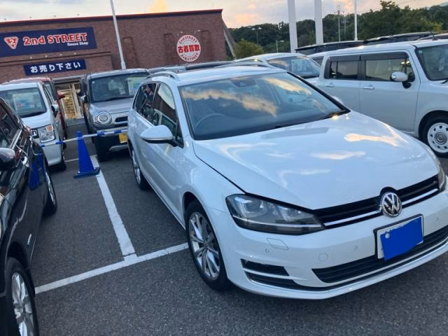 VOLKSWAGEN GOLF
