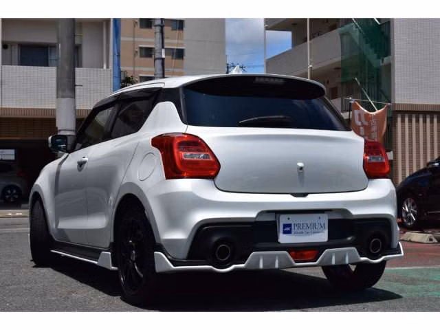 SUZUKI SWIFT
