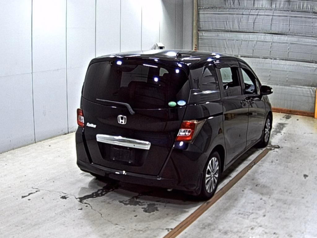 HONDA FREED SPIKE