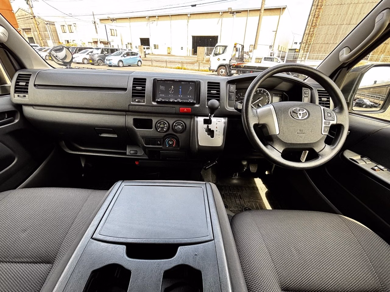 TOYOTA REGIUS ACE