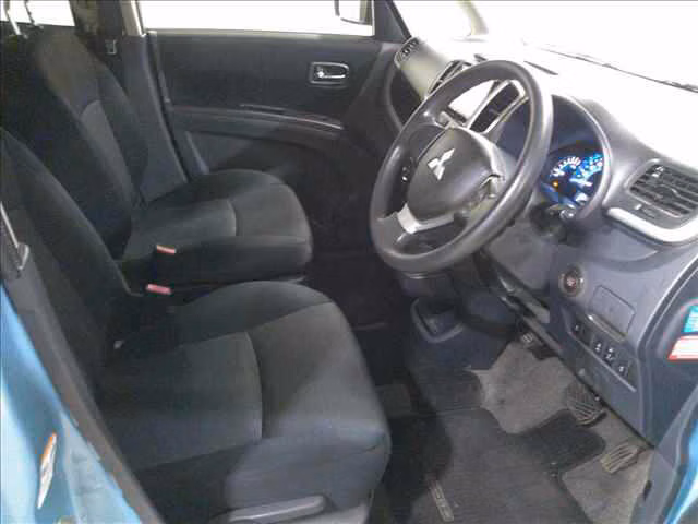 MITSUBISHI DELICA D:2
