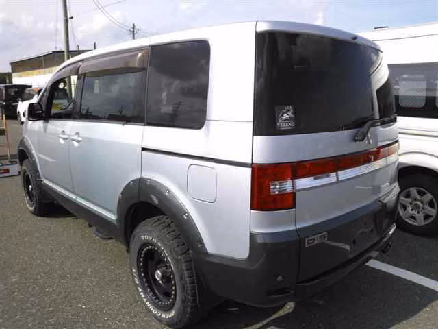 MITSUBISHI DELICA D:5