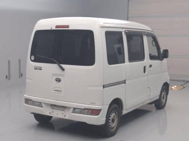 TOYOTA PIXIS VAN