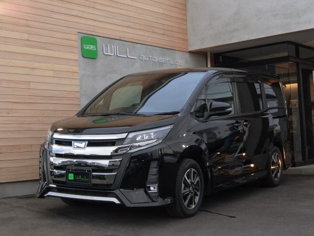 TOYOTA NOAH