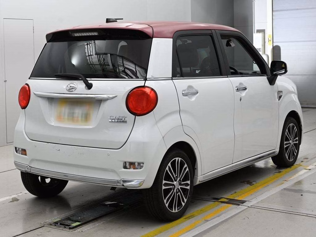 DAIHATSU CAST