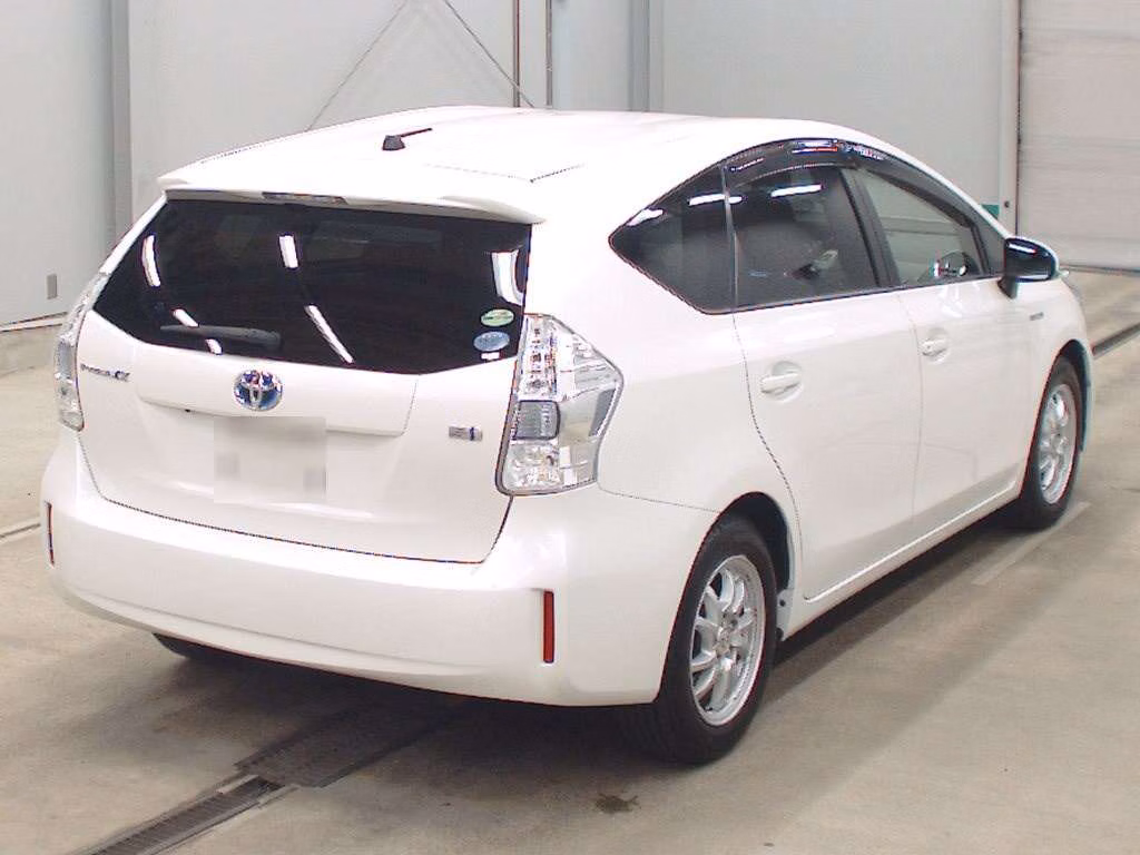 TOYOTA PRIUS ALPHA