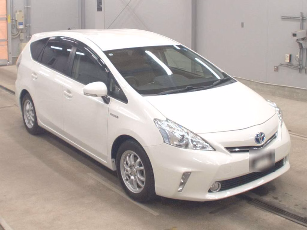 TOYOTA PRIUS ALPHA