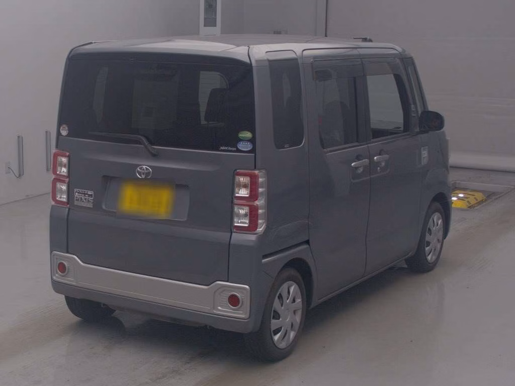 TOYOTA PIXIS MEGA