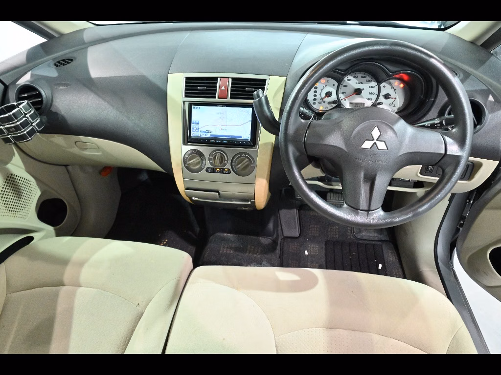 MITSUBISHI COLT
