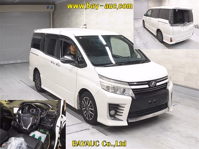 TOYOTA VOXY