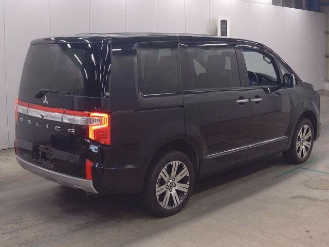 MITSUBISHI DELICA D:5