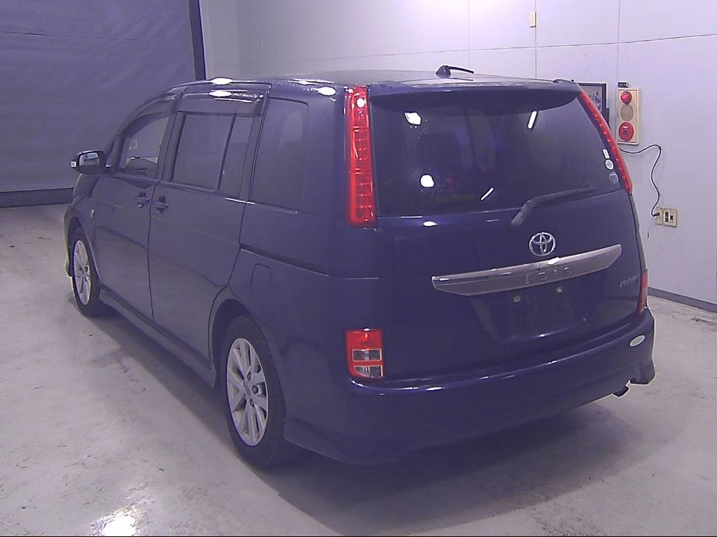 TOYOTA ISIS