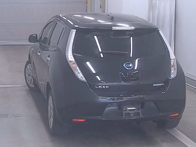 NISSAN LEAF