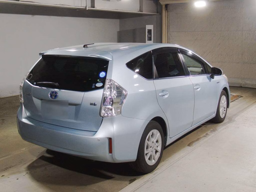 TOYOTA PRIUS ALPHA