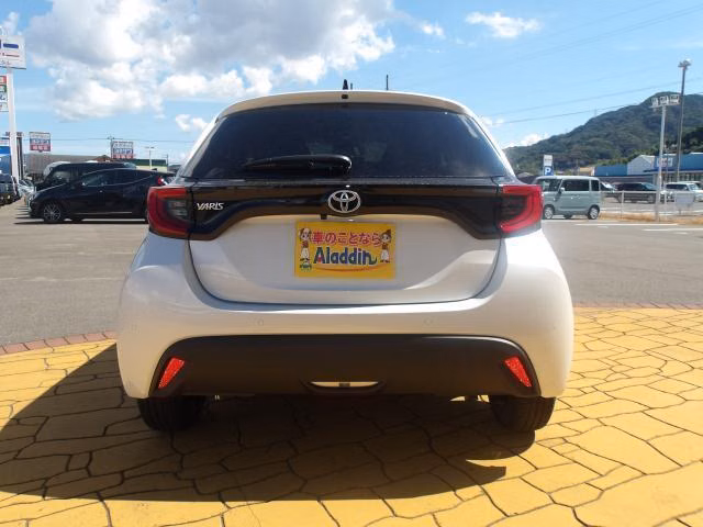 TOYOTA YARIS