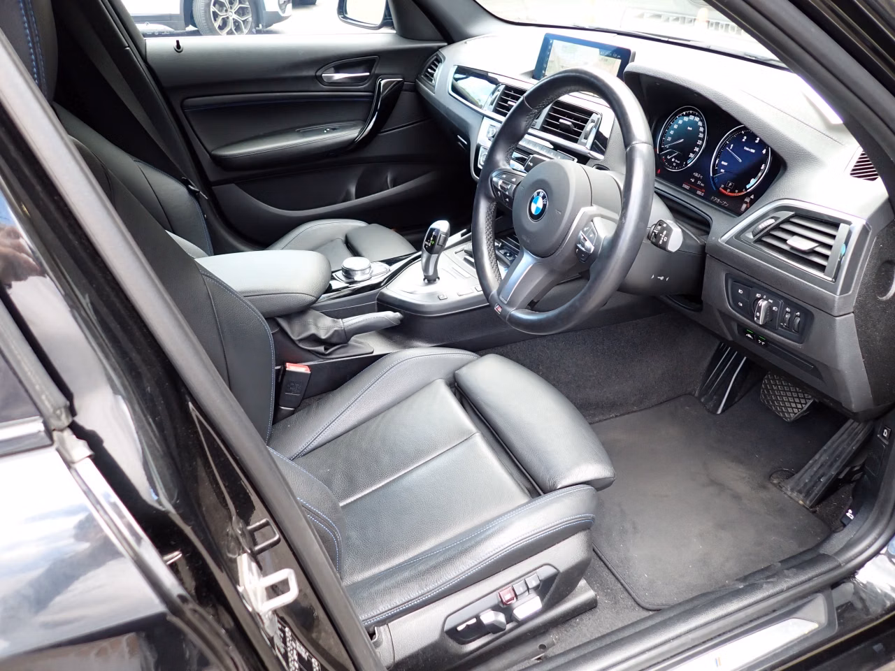 BMW 1-SERIES