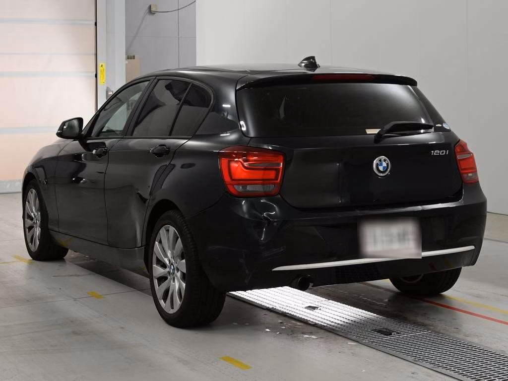 BMW 1-SERIES