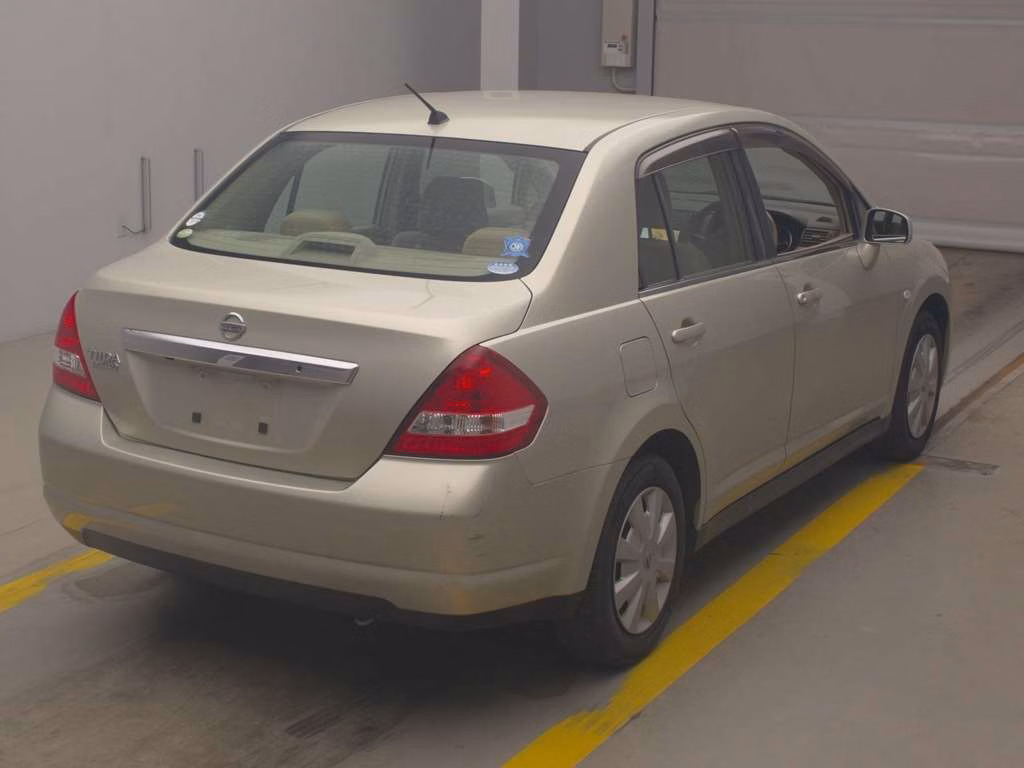 NISSAN TIIDA LATIO