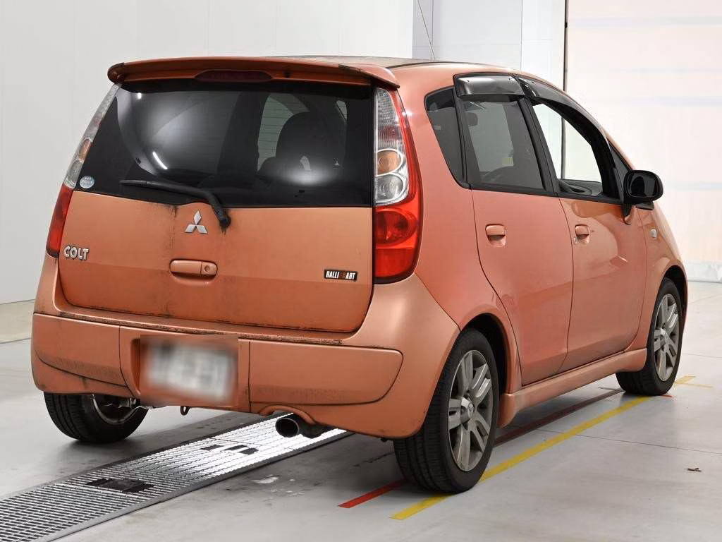 MITSUBISHI COLT
