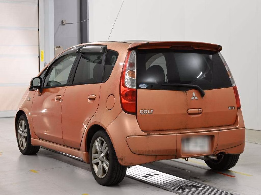 MITSUBISHI COLT