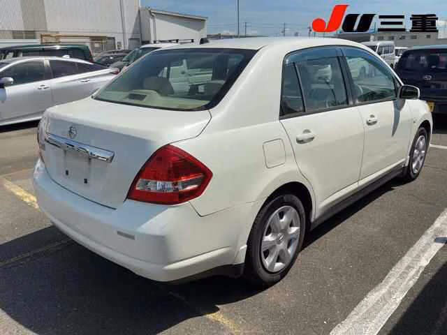 NISSAN TIIDA LATIO